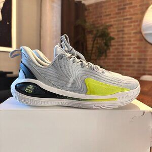 Under Armour GS Curry 12 Halo Gray / Black / Gris / Noir, Size 6Y